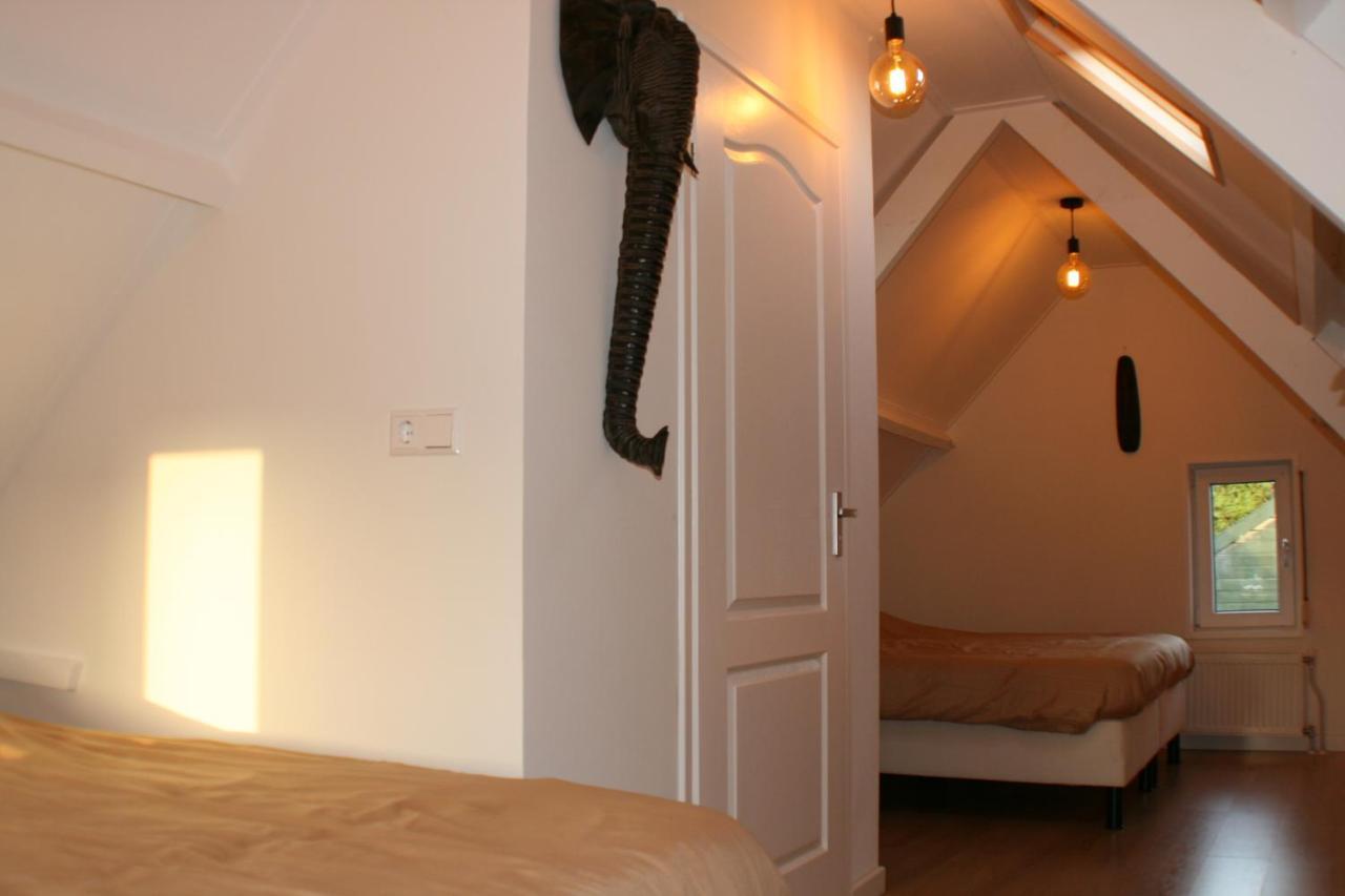 Schwone Diekhuusje - Vakantiewoning Aan De Noordzeekust Villa Schoondijke Exteriör bild